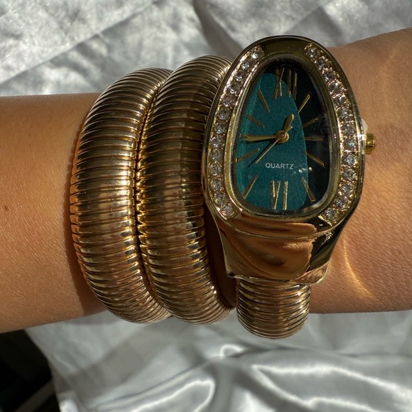 Serpenti gold serpent Snake Coil Wrap Watch – Green Dial & Crystal Detailing - Picture 3 of 8